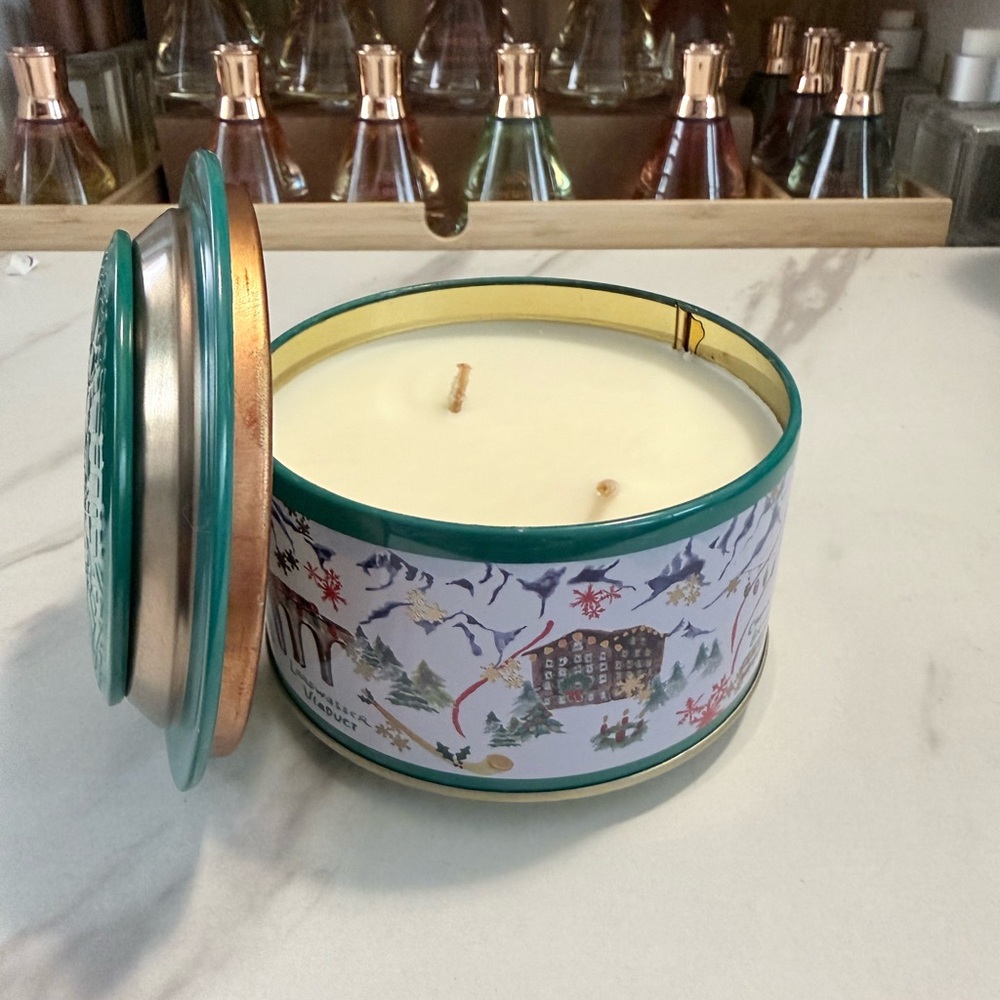Festive Scented Candle with Lid